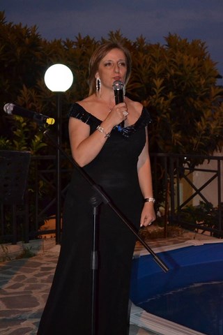 Lucia Gaeta presentatrice salotto poetico